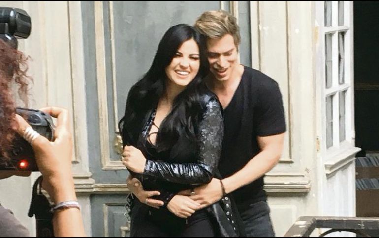 Carlos Baute. Feliz durante la grabación del video. TWITTER