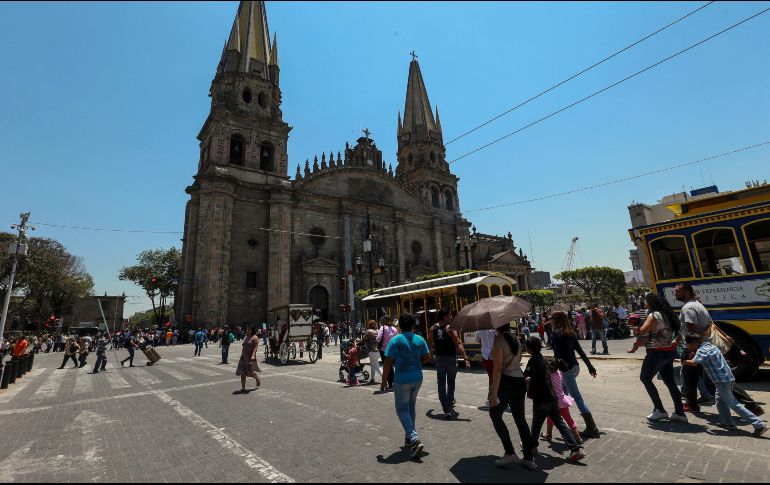 Una encuesta indica que quienes pasan los días libres en casa los aprovecharán para hacer algunas modificaciones en su hogar o visitará de entrada por salida un punto cercano de la ciudad. EL INFORMADOR / ARCHIVO