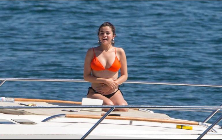 Selena fue captada disfrutando del sol de Australia. ESPECIAL / www.tmz.com