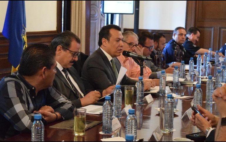 Roberto López Lara anunció que el próximo fin de semana saldrán a patrullar más de 200 elementos de la comisaría municipal. TWITTER / @RobertoLopezJal