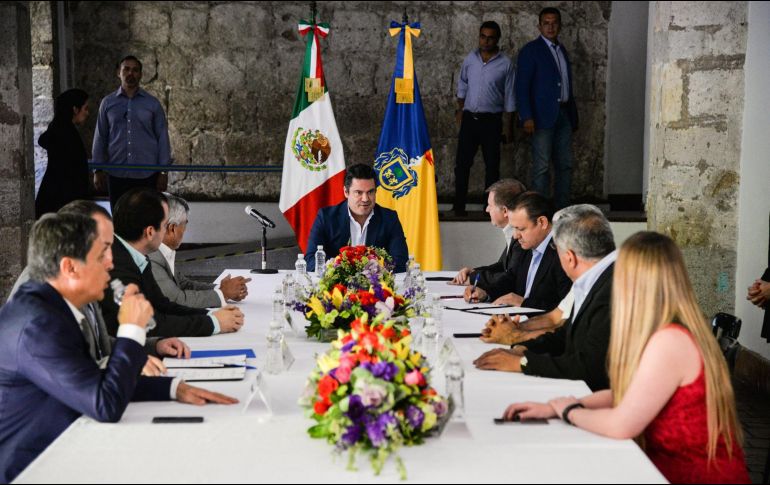 El gobernador Aristóteles Sandoval invitó a los partidos a no caer 