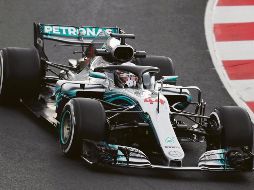 Preparado. Lewis Hamilton arranca la defensa de su campeonato en Albert Park, donde hoy se celebrarán las primeras prácticas libres de la temporada 2018 de la Fórmula Uno. AFP/J. Jordan