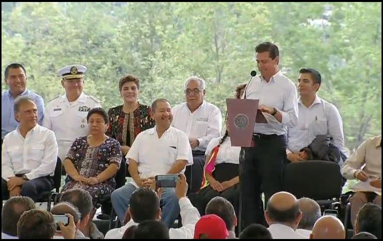 Peña Nieto también resaltó que a la fecha se cuenta con un 94.5 por ciento de cobertura de distribución de agua. TWITTER / @PresidenciaMX