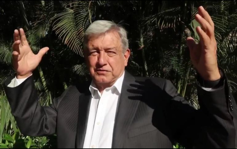 Respecto a la construcción del Nuevo Aeropuerto Internacional de la Ciudad de México, aclaró que lo que pide su equipo es revisar el proyecto. FACEBOOK / Andres Manuel Lopez Obrador