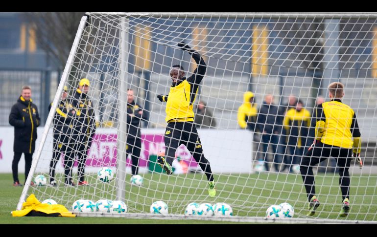 En un tiro a la portería.