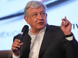 Ante empresarios de la construcción, Andrés Manuel enfatiza que en el tema de la nueva terminal aérea no harían nada por la fuerza, actuarán en el marco de la legalidad. EFE/C. Zepeda