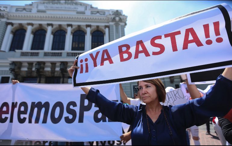 El gobernador Aristóteles Sandoval ofrece un millón de pesos como recompensa para quien aporte información que ayude a dar con el paradero de los cuatro estudiantes desaparecidos. EFE / C. Zepeda