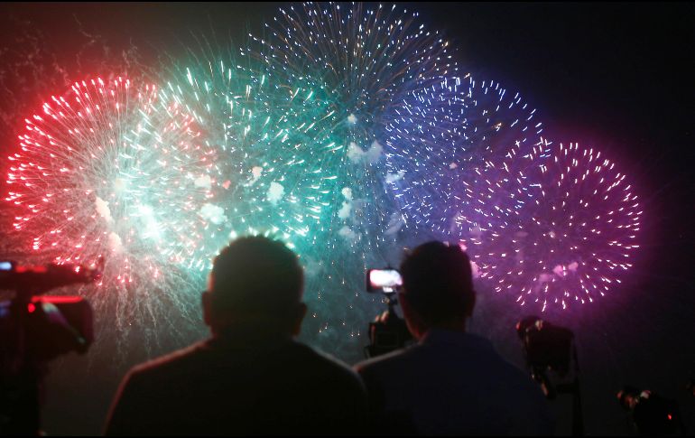 Fotogalería: Arte incendia el cielo de Filipinas
