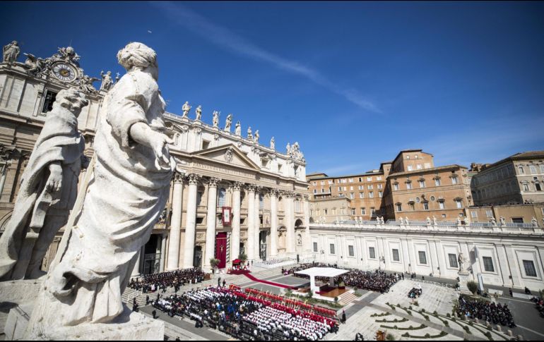 Vista general de la Plaza de San Pedro durante la bendición de las palmas. AP/A. Medichini