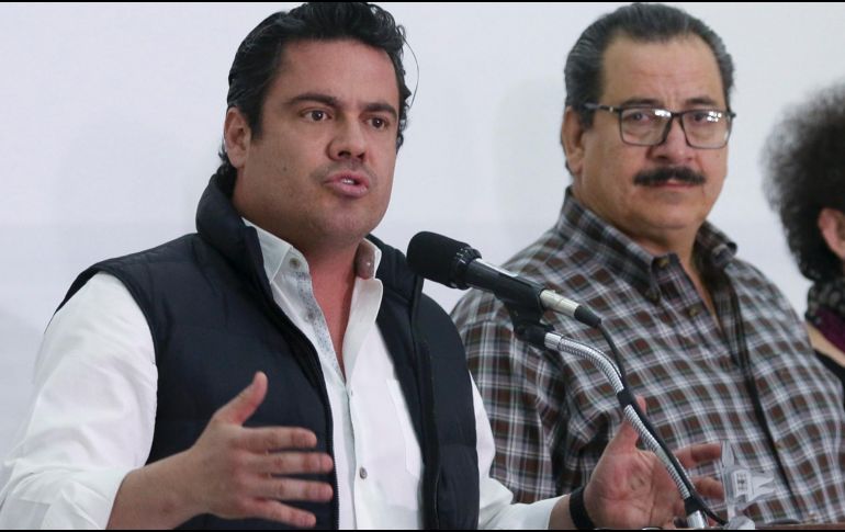 Aristóteles Sandoval anunció que la recompensa de un millón de pesos, ofrecida para quien ayude a localizar a los estudiantes desaparecidos, es extensiva para cualquier otro caso ocurrido en el estado. EFE/C. Zepeda