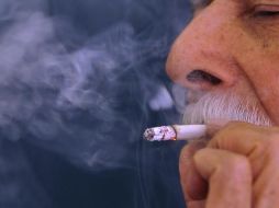 El alcohol y el tabaco se consumen desde hace siglos, son drogas legales, pero como nunca antes, ahora se conoce el daño que estas sustancias causan en el organismo humano. EFE / ARCHIVO