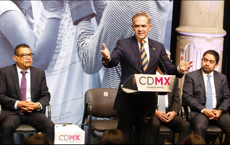 Mancera indicó que su objetivo es explicar de qué se trata el proyecto del gobierno de coalición. SUN / A. Salinas