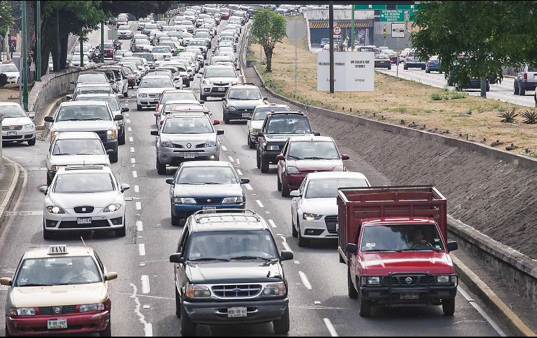 Tras la difusión de los mensajes apócrifos, las autoridades aclararon que el programa Hoy No Circula se mantiene en su calendario habitual. SUN / ARCHIVO