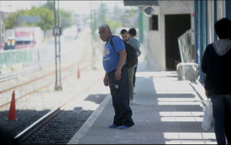 Cuatro trenes circulan aplicando un circuito de Periférico Norte a la estación Juárez; un tren opera de Juárez a Santa Filomena en forma de péndulo. EL INFORMADOR / ARCHIVO