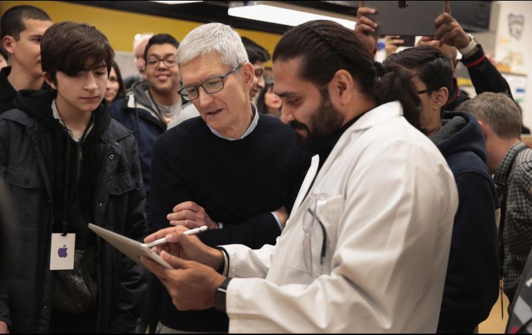 La nueva iPad se ofrecerá a las escuelas por 299 dólares y al publico en general por 329 dólares. AFP / S. Olson