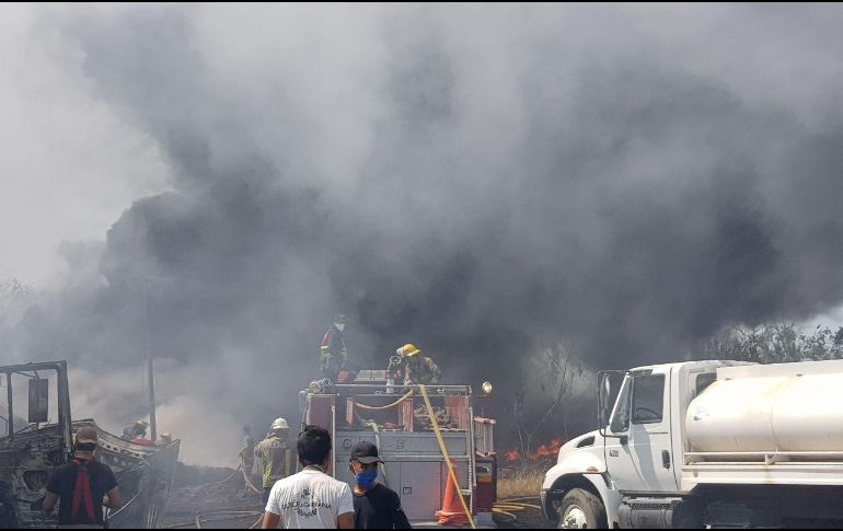 En el incendio trabajan elementos de Protección Civil del municipio. ESPECIAL