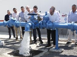El anuncio se hizo durante la entrega de 37 pozos para abasto de agua en Zapopan, Tonalá y Tlaquepaque. EL INFORMADOR / G. Gallo