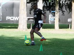 ''Se han tomado determinaciones y con nosotros seguro se tomarán algunas por el torneo, no es nada bueno el semestre para nadie'', indica el zaguero colombiano. EL INFORMADOR / A. Camacho