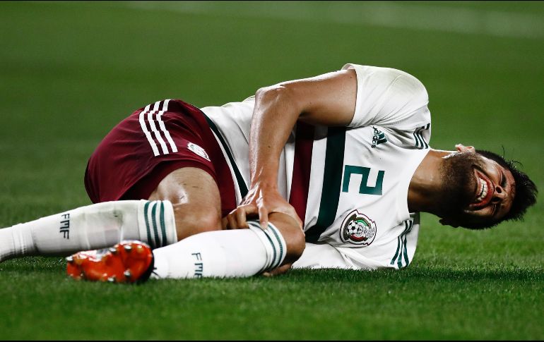 Araujo sólo pudo jugar 13 minutos del duelo contra los Croatas; fue sustituido por Diego Reyes.  MEXSPORT/ARCHIVO