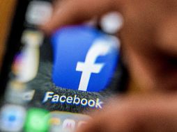 Autoridades y expertos en todo el mundo investigan la forma en que la empresa acumula y comparte información personal de sus usuarios. AFP/M. Antonov