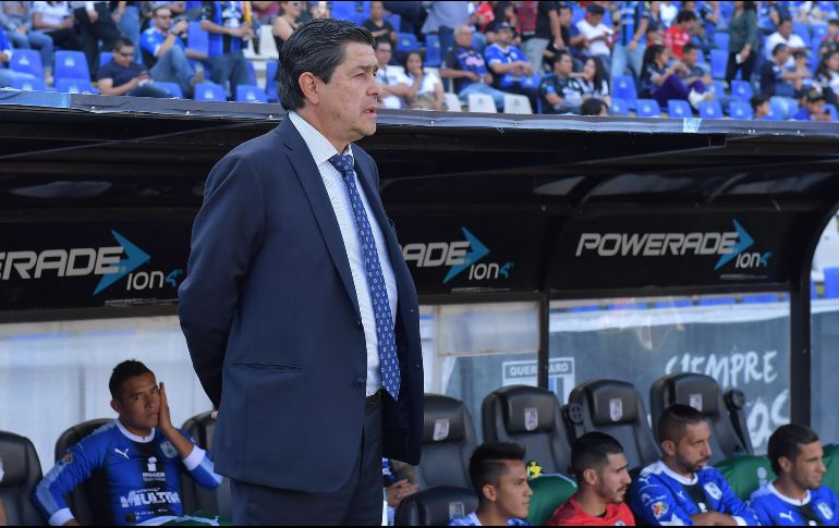 El ''Flaco'' es el actual director técnico de los Gallos Blancos. MEXSPORT / ARCHIVO