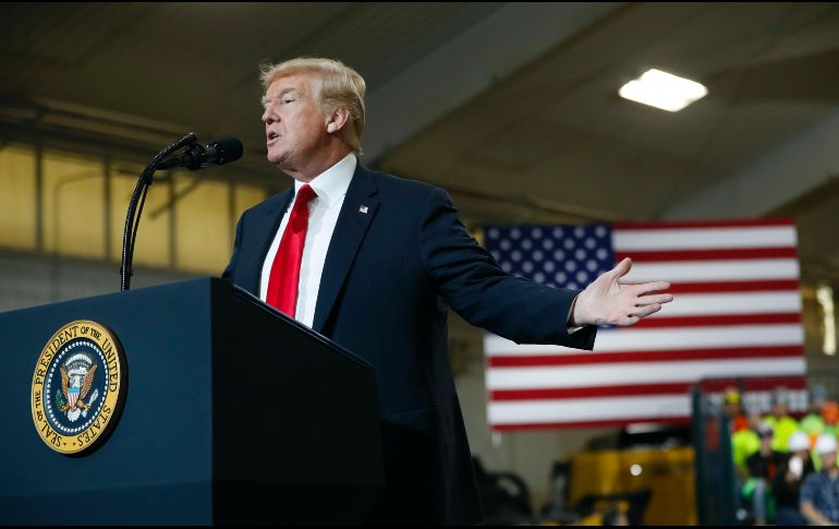 A través de las redes sociales, Trump se mostró contento con las negociaciones para la construcción del muro. AP/ P. Martínez