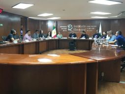 En la sesión, el Consejo General del IEPC precisó la manera en que se pueden publicitar los candidatos y llamó a los ciudadanos a ser observadores electorales. TWITTER/@iepcjalisco