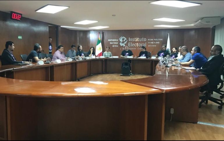 En la sesión, el Consejo General del IEPC precisó la manera en que se pueden publicitar los candidatos y llamó a los ciudadanos a ser observadores electorales. TWITTER/@iepcjalisco