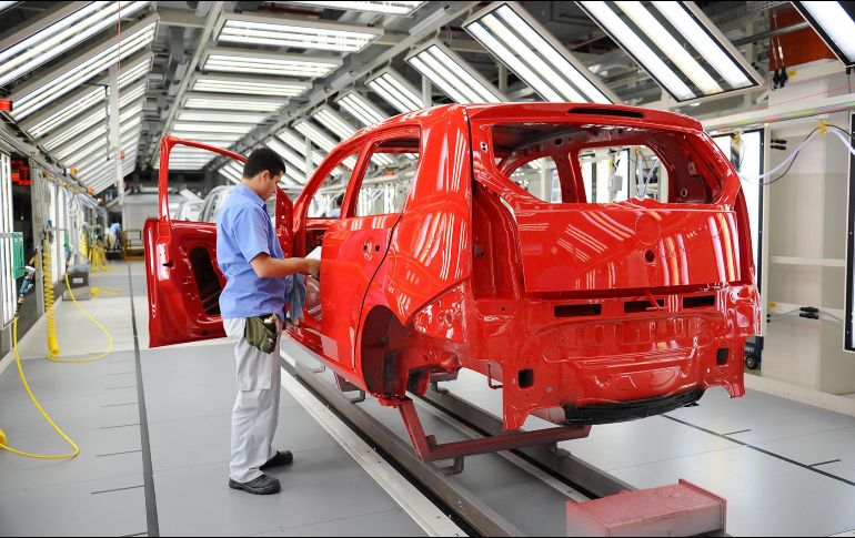 El sindicato canadiense Unifor ha presionado para que el salario de las plantas automotrices en México sea nivelado con sus contrapartes de la región. NTX/ ARCHIVO