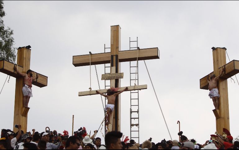 Después de un recorrido desde la explanada de la demarcación al Cerro de la Estrella, la representación concluyo sin ningún contratiempo. EFE / S. Gutiérrez