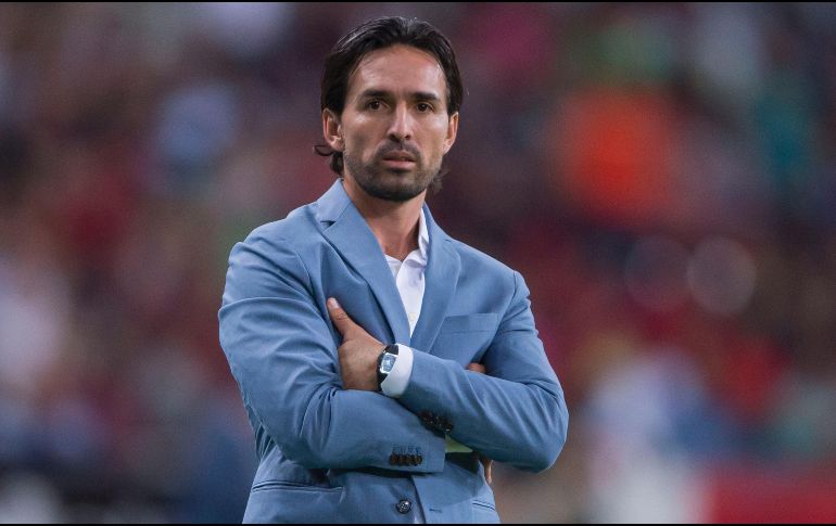 ''Los muchachos respondieron bastante bien, hicieron un gran trabajo y también la gente de experiencia, esa mezcla fue buena, se ayudaron mucho en el campo y eso fue fundamental'', dijo el novel director técnico rojinegro. MEXSPORT / C. De Marchena