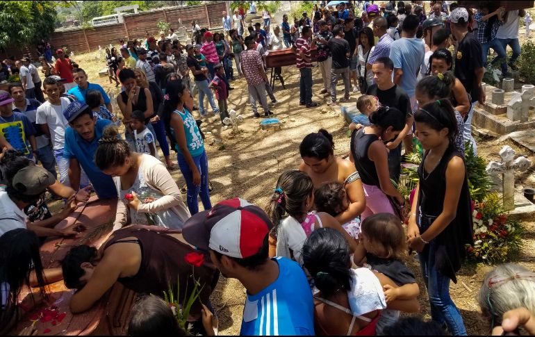 El suceso es uno de los más mortíferos en el largo historial de incidentes carcelarios de Venezuela. Al menos 388 personas han muerto en los reclusorios del país desde 2011, según cifras oficiales. EFE/ H. González