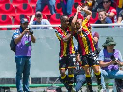 Carlos Alberto Baltazar anota el primer gol del partido al 66'. MEXSPORT/C. de Marchena
