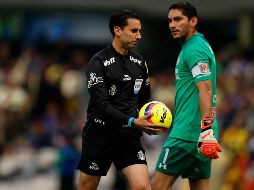 La actitud de Corona fue respaldada por su equipo que, argumentan, no es la primera vez que el camarógrafo provoca a jugadores.  AP / ARCHIVO