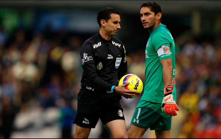 La actitud de Corona fue respaldada por su equipo que, argumentan, no es la primera vez que el camarógrafo provoca a jugadores.  AP / ARCHIVO