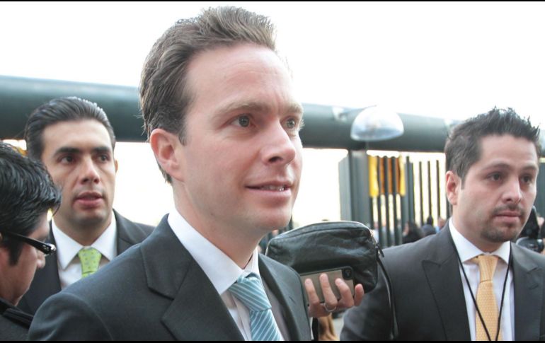 Las frases de la casa de Manuel Velasco fueron borradas con pintura blanca este lunes. NTX / ARCHIVO