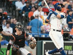 El venezolano Marwin González, de los Astros, conectó jonrón solitario durante el cuarto inning en el juego de ayer ante los Orioles. AP