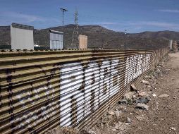 Donald anunció planes para enviar militares a la frontera con México hasta que cuente con un muro fronterizo, pero no aclaró que fueran elementos de la Guardia Nacional. AFP / G. Arias