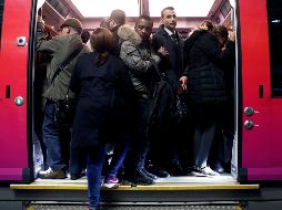 Alrededor de una docena de trenes Eurostar con salida y llegada en Gran Bretaña fueron cancelados, y la circulación entre Bélgica y Alemania se redujo ligeramente. EFE / E. Laurent