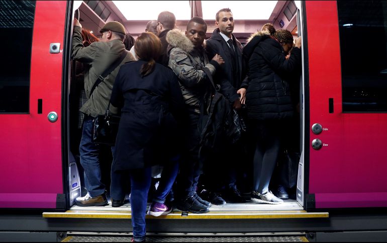 Alrededor de una docena de trenes Eurostar con salida y llegada en Gran Bretaña fueron cancelados, y la circulación entre Bélgica y Alemania se redujo ligeramente. EFE / E. Laurent