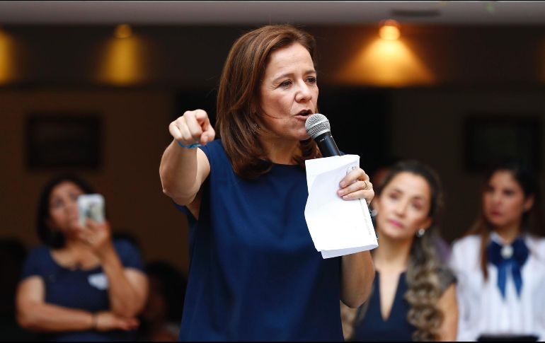 Meses atrás durante un encuentro en Morelos, viveristas le manifestaron la inseguridad que se vive en ese sector. SUN/ Y. Xolalpa