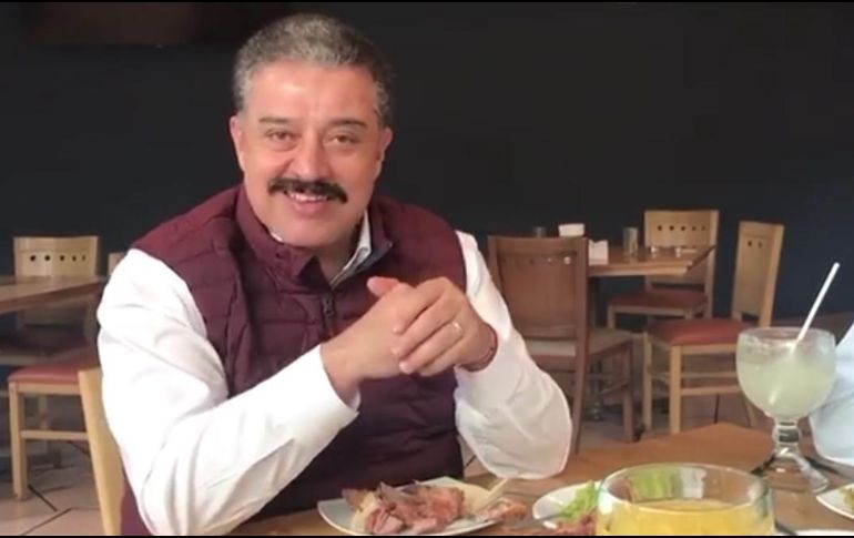 De visita en Tepatitlán, Carlos Lomelí dijo que en la contienda electoral sus adversarios son la inseguridad. FACEBOOK / Dr. Carlos Lomelí Bolaños