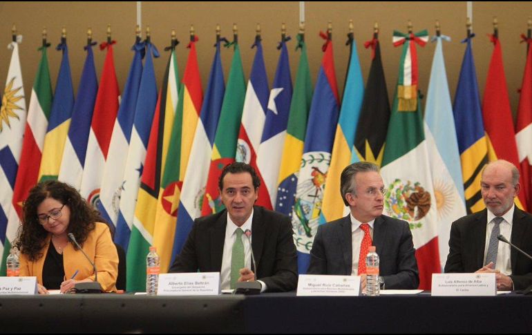 El subprocurador de la PGR dijo que los delincuentes emplean métodos y tecnologías sofisticadas para evadir el rastreo, detección y aseguramiento de armas. TWITTER / @AlbertoEBeltran