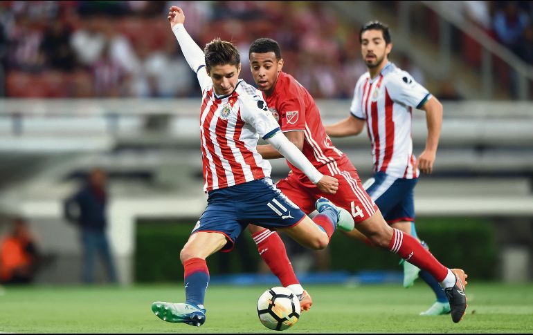 Isaac Brizuela concretó un contragolpe orquestado por Rodolfo Pizarro para poner a Chivas a un paso de la Final de Concachampions. MEXSPORT