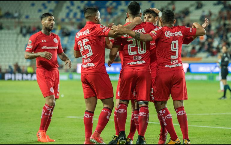 Los últimos minutos de juego fueron de constantes aproximaciones por los dos bandos, pero no lograron concretar. MEXSPORT/D. Leah