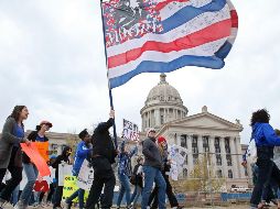 Oklahoma ocupa el lugar 47 entre las 50 entidades de Estados Unidos que destina menor presupuesto por alumno y el salario promedio de los maestros, de alrededor de 45 mil 200 dólares anuales se ubicaba en el sitio 49.  AP/ S. Ogrocki