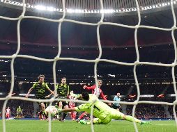 Antoine Griezmann marcó al minuto 40 el segundo gol de los Colchoneros, para el triunfo 2-0 sobre el Sporting de Portugal. AFP/J. Soriano