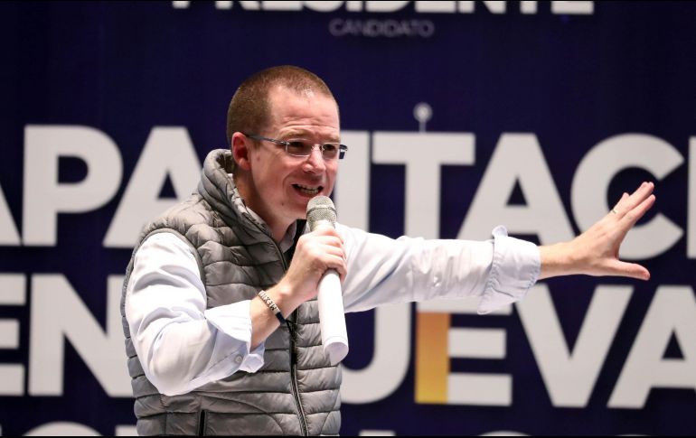 Ricardo Anaya dialogó con jóvenes y les propuso un hackatón. SUN/A. Ojeda