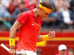 Nadal fue asentándose apoyado en su saque y unos buenos paralelos para acabar llevándose la manga. AP/ A. Saiz