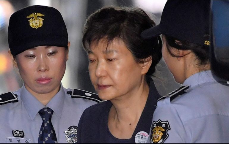 La sentencia considera probado que la ex presidenta y su amiga crearon una vasta red de favores a través de la cual extorsionaron a grandes empresas como Samsung, Hyundai o Lotte. EFE / ARCHIVO